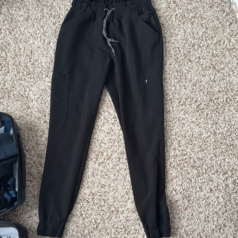Jaanuu Black Scrub Set - Picture 2 of 2